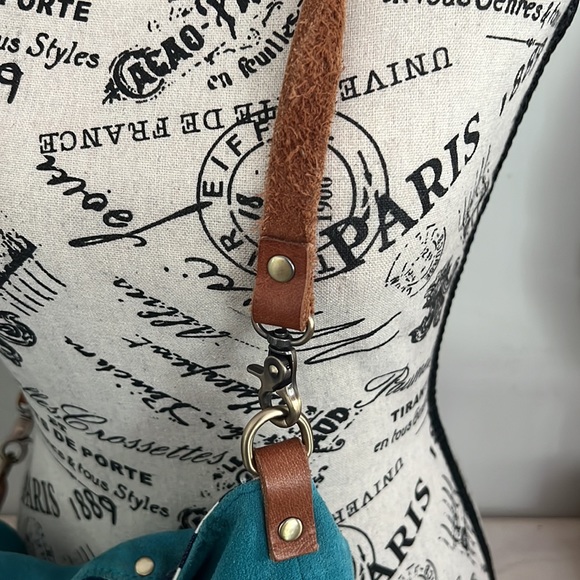 Ali Golden Suede Women’s Bag - Picture 6 of 7